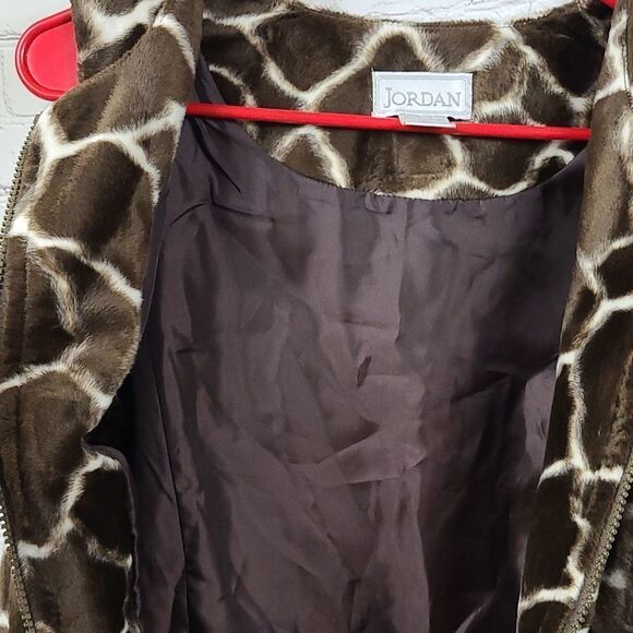 Jordan Womens Faux Fur Brown Giraffe Animal Print Vest Dual Zip Velvet Velour - Picture 7 of 7
